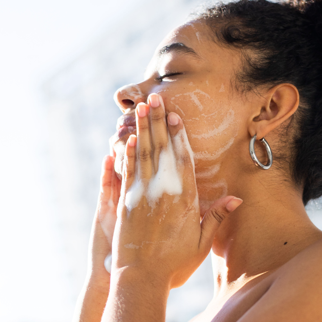 Renewal Glow Cleansing Foam - Image 3
